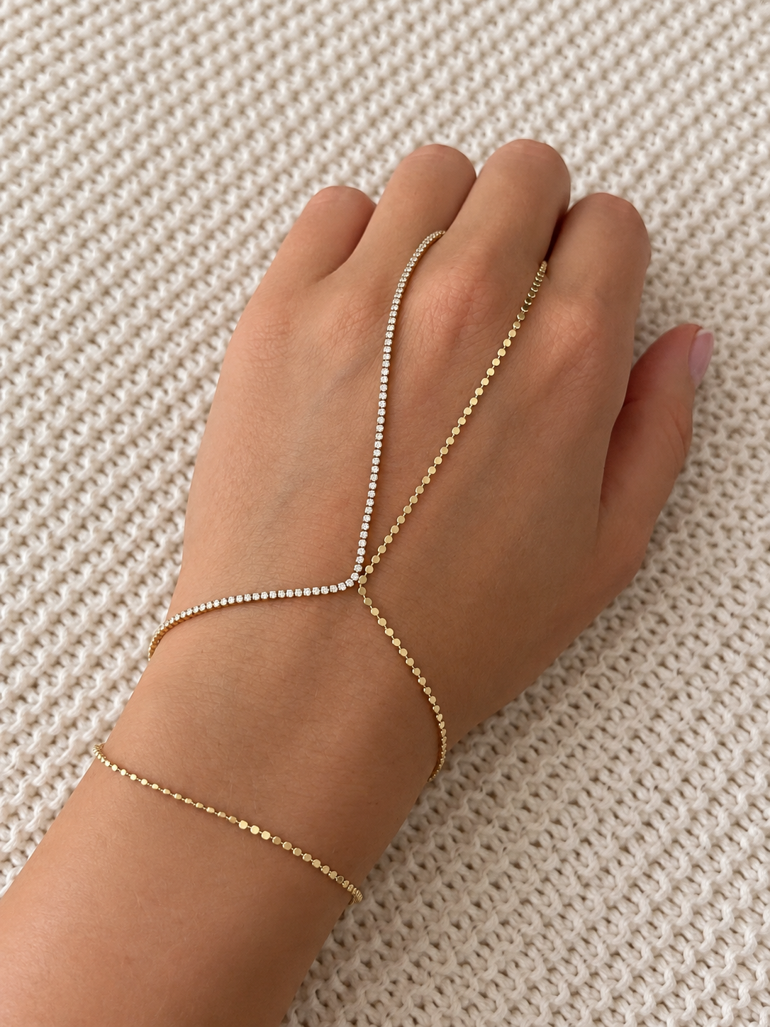 Vivienne Gold Handchain