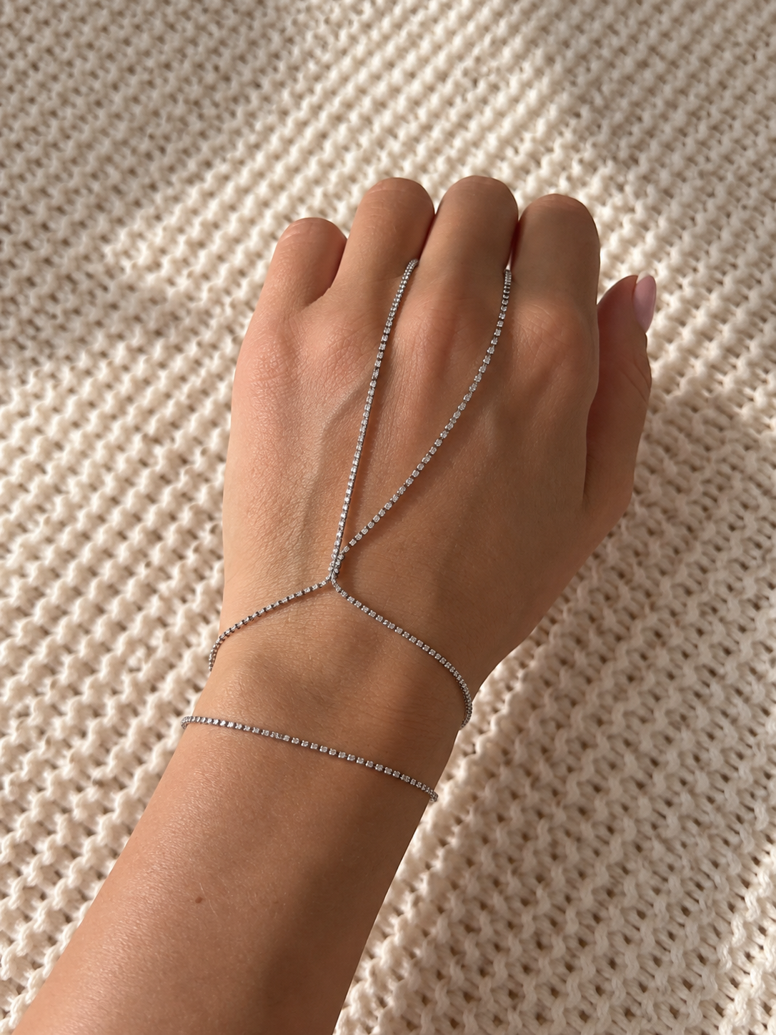 Vivienne Silver Handchain